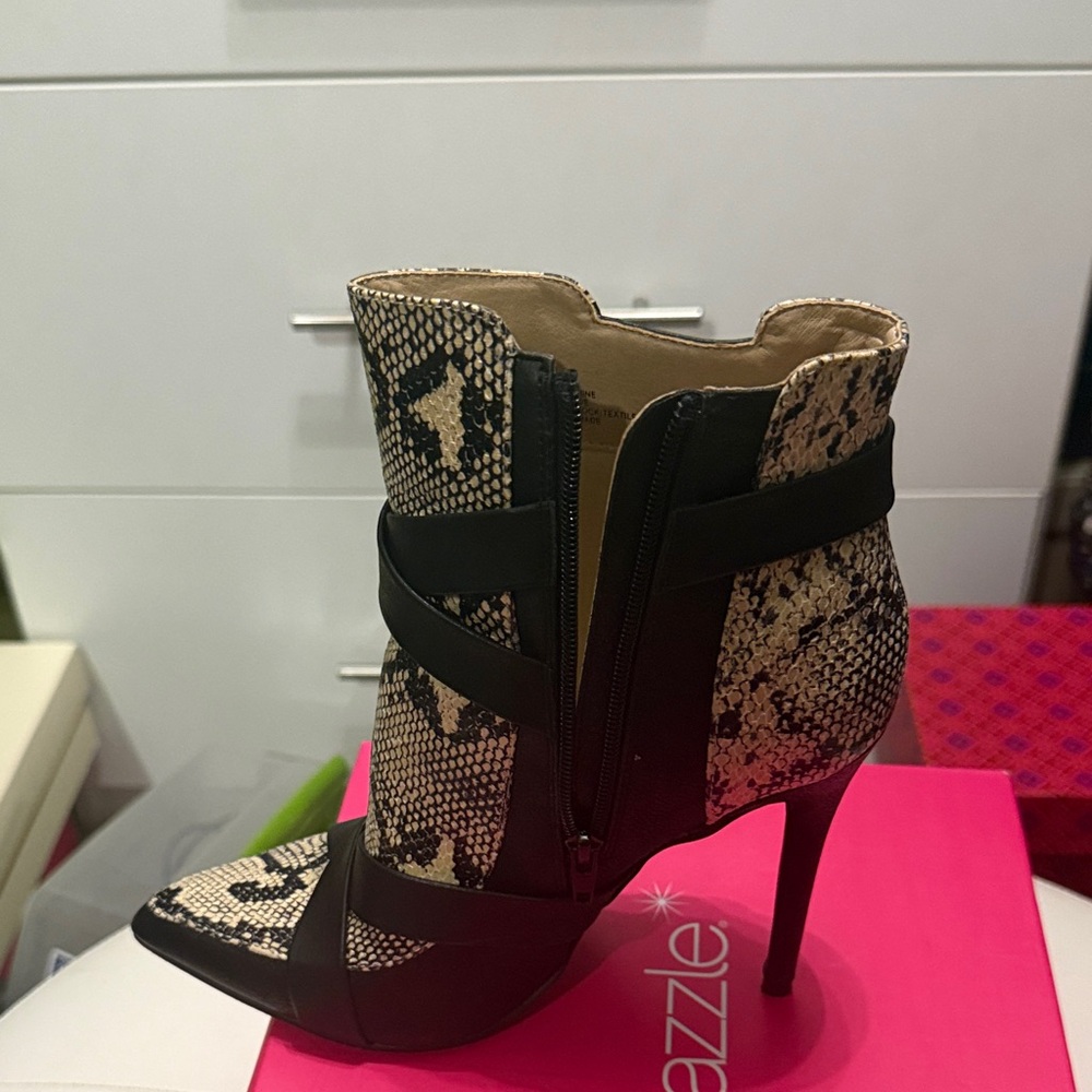 Shoe Dazzle Black and Tan Snakeskin Heeled Boots - Picture 4 of 5